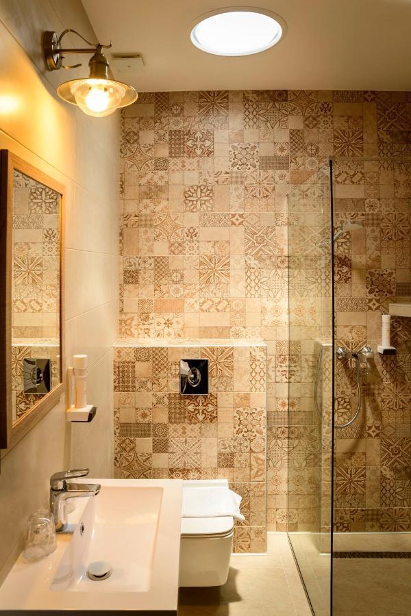 Dominium Pinceszet Es Panzio Bed & Breakfast Gyöngyös Екстериор снимка