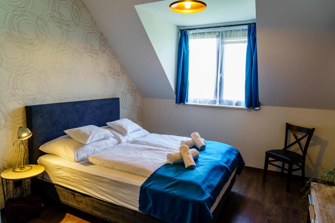 Dominium Pinceszet Es Panzio Bed & Breakfast Gyöngyös Екстериор снимка