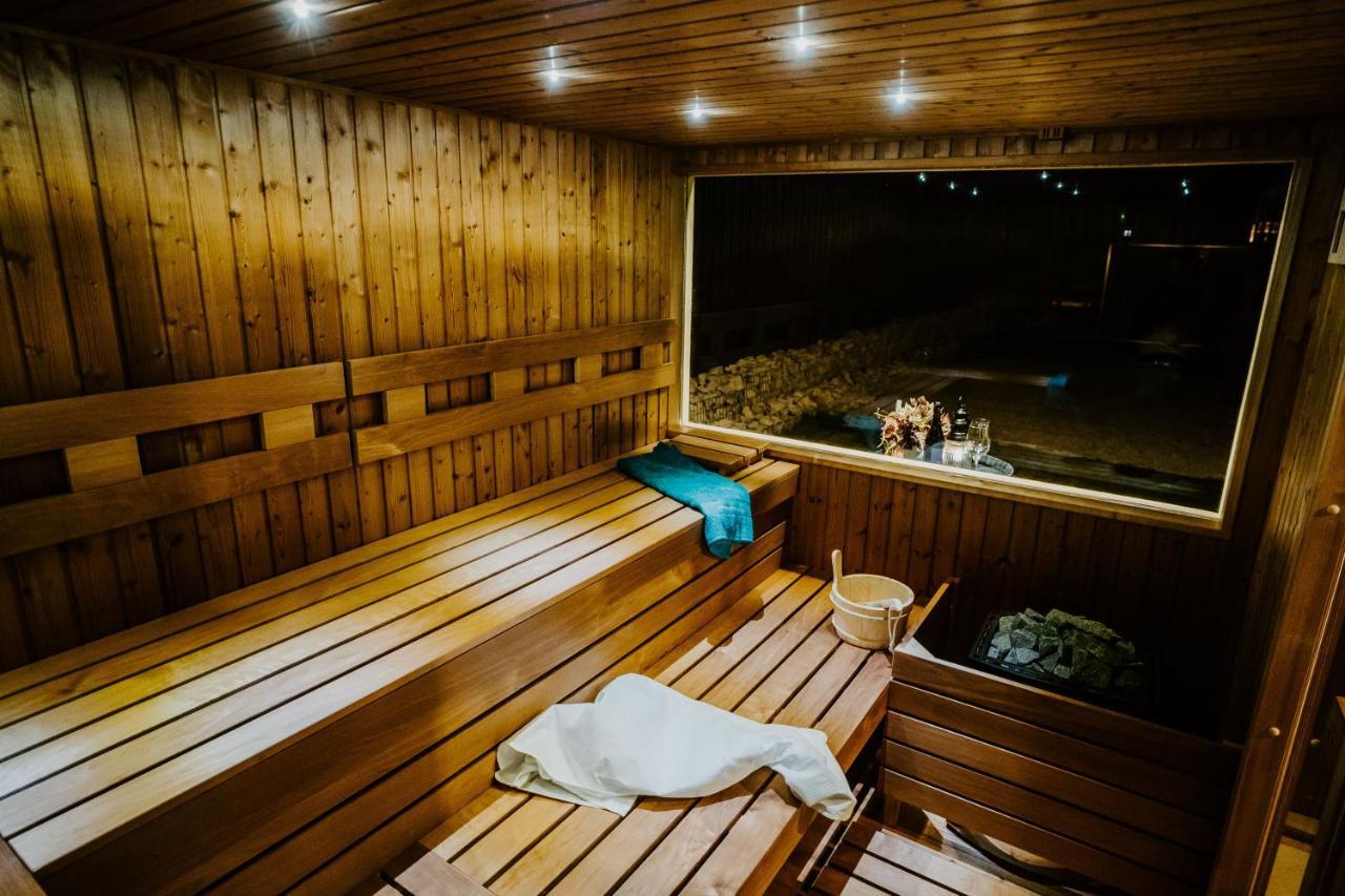 Dominium Pinceszet Es Panzio Bed & Breakfast Gyöngyös Екстериор снимка