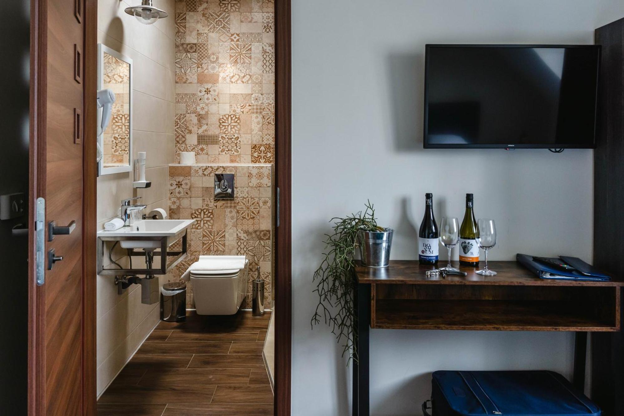 Dominium Pinceszet Es Panzio Bed & Breakfast Gyöngyös Екстериор снимка